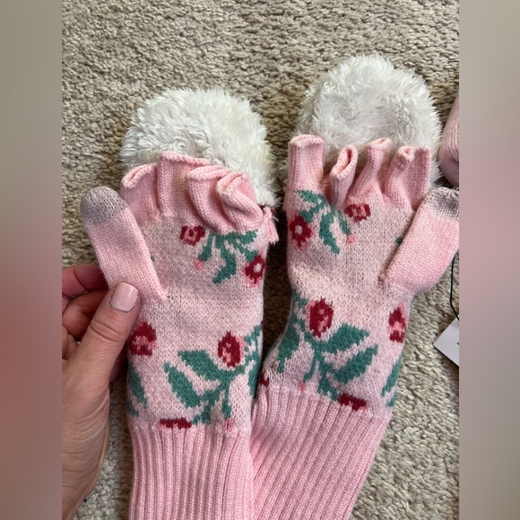 Vera Bradley Imperial Hearts Knit Hat, Scarf, Mitten full set RARE - Picture 6 of 6